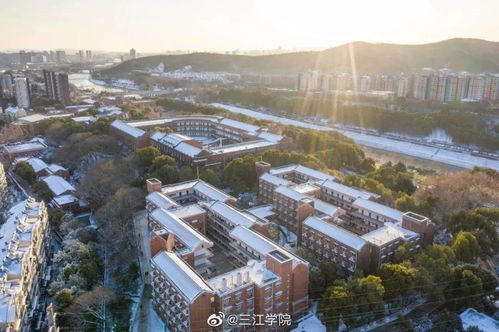 江蘇的雪終于 發(fā)貨 了 一起來(lái)看雪中的校園