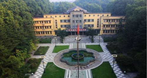 武漢 依山而建 的4所211大學,實力強就業率高,風景也美如仙境